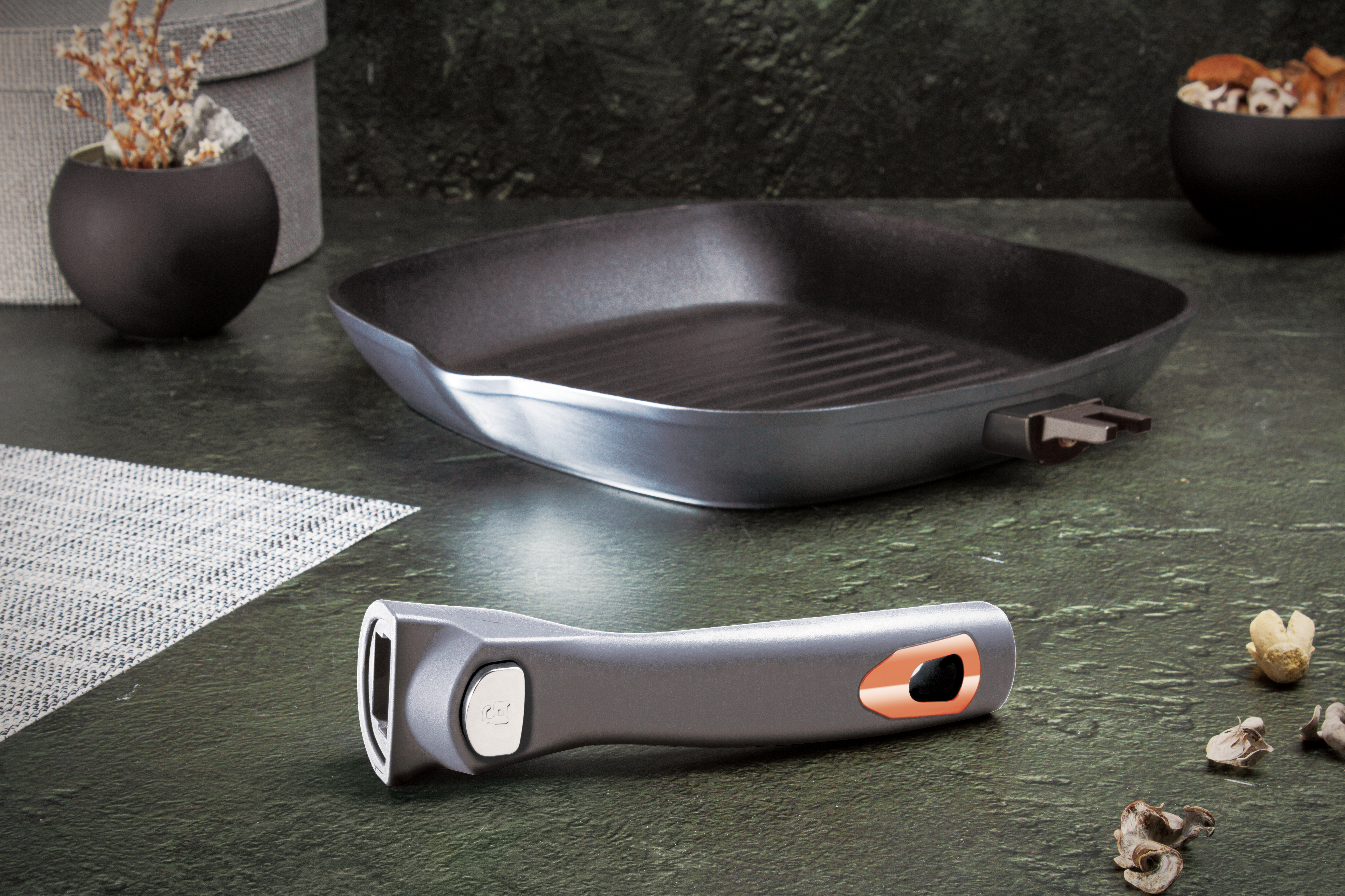 BH-6081, BH-6082 moonlight_deteachable_grillpan