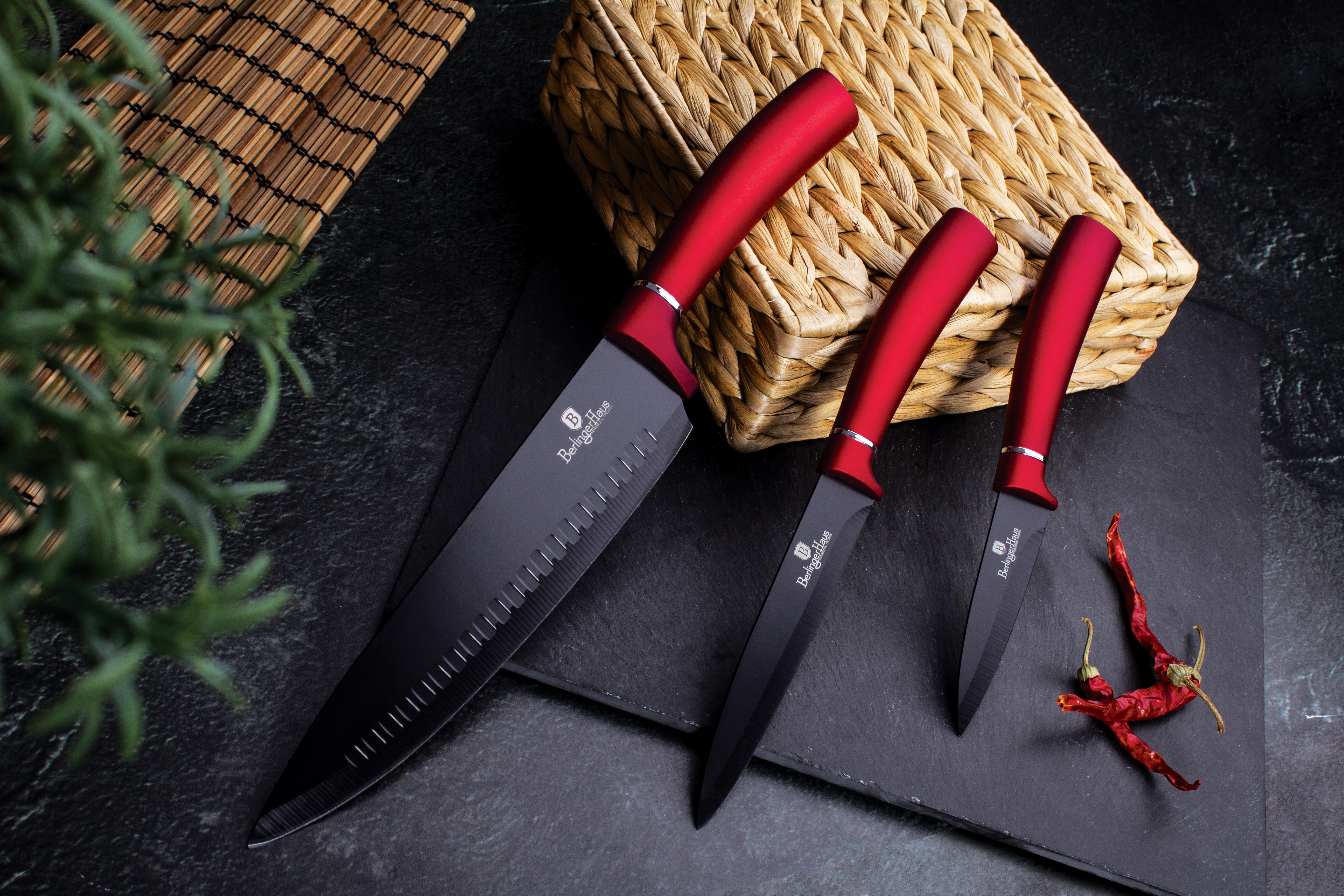 BH-6162_lifestyle_jt_knives_01